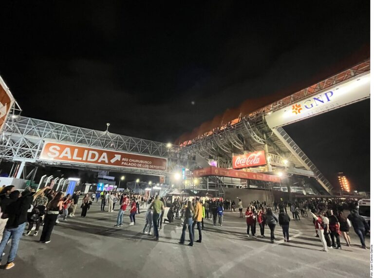 Estrenan fans de Bruno Mars nuevo estadio