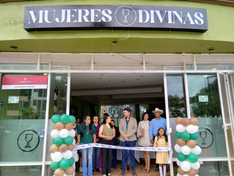 Inauguran Mujeres Divinas, un lugar para deleitarse