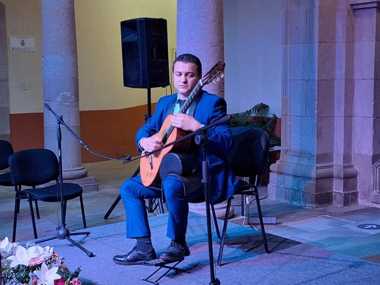 Noche de gala con Alan Bazavilvazo