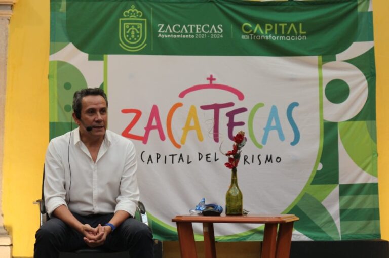 Ofrecen charla motivacional
