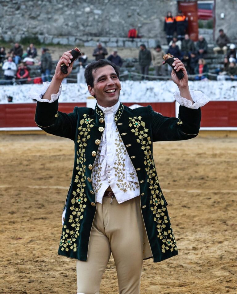 Paco Velásquez hará campaña en México