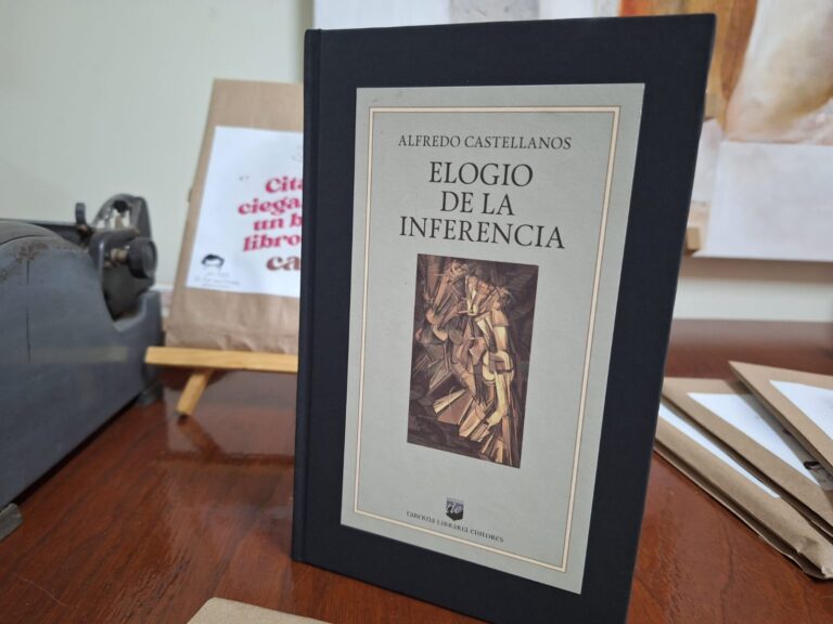 Presentan la colección Cóctel de Elogios