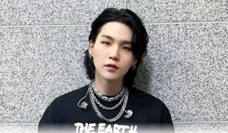 Se disculpa Suga, de BTS, por manejar ebrio un scooter