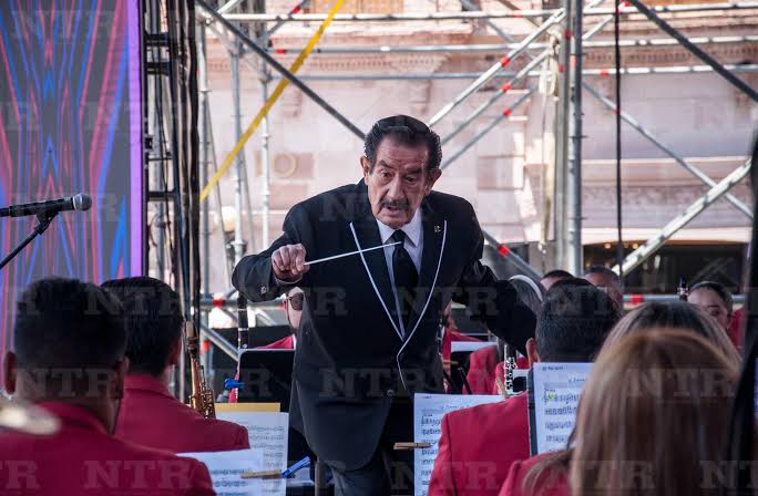 Salvador García dice adiós a banda sinfónica