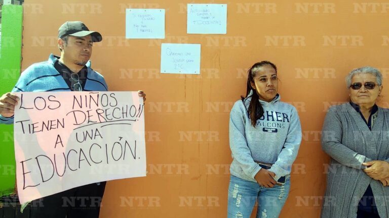Bloquean kínder por falta de maestro