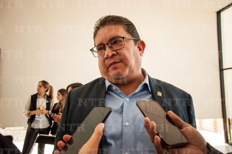 Pide rector modificar decreto con ISSSTE
