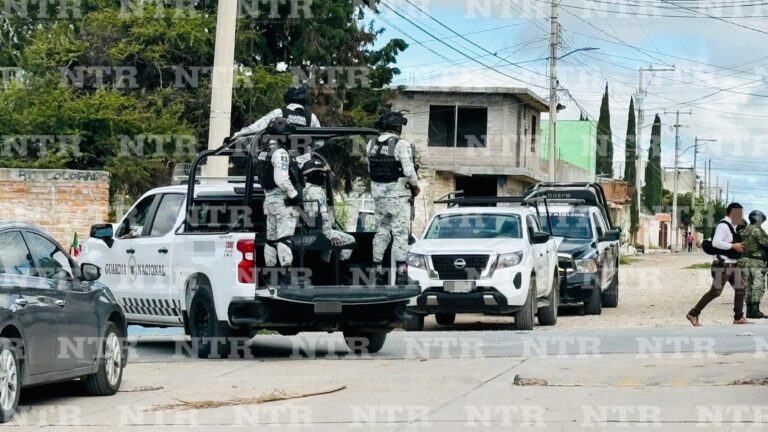 Impacta motocicleta para evitar asalto