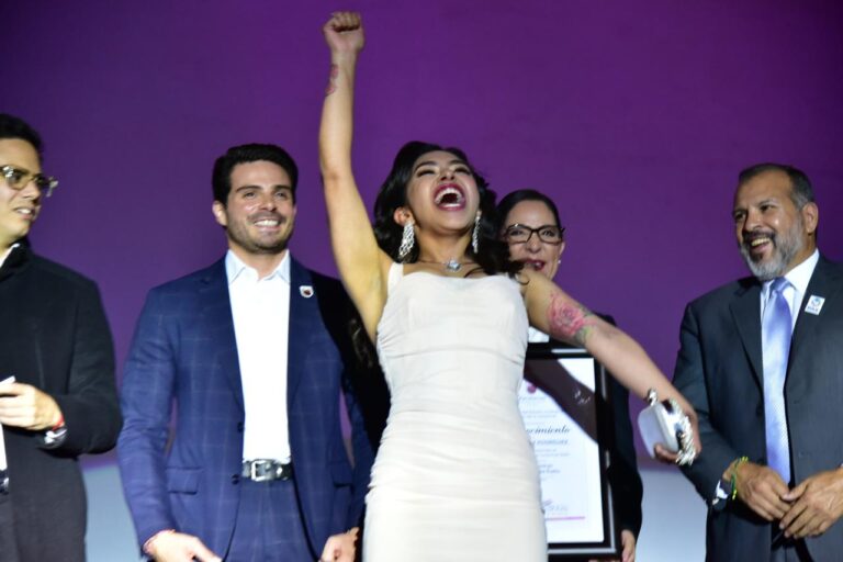Reconocen a ganadores del Premio Estatal de la Juventud por la Paz