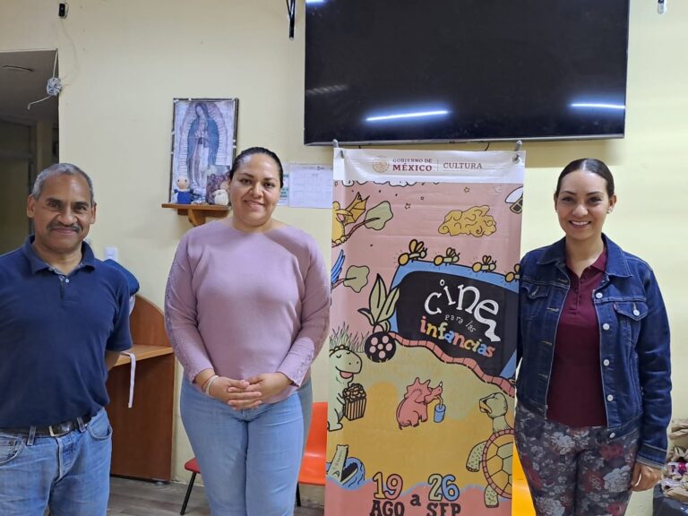 Visitan Cineteca niños de Casa Cuna