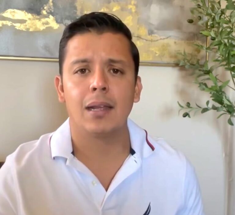 Alcalde impone a titular de Órgano Interno de Control