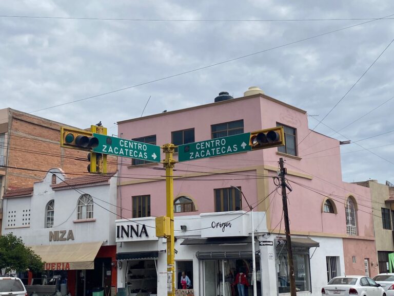 Abandonados, semáforos del centro