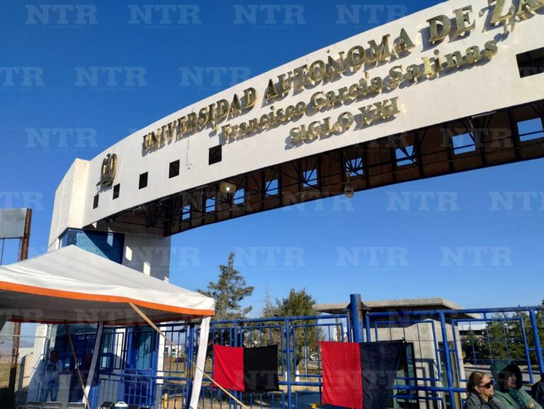 Continúa tomado Campus Siglo XXI