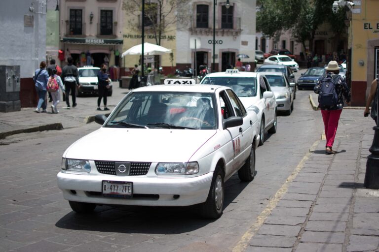 Destinan $11 millones más para nuevos taxis