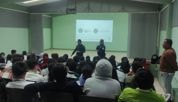 Imparten conferencia sobre Prevención de Adicciones en Cobaez
