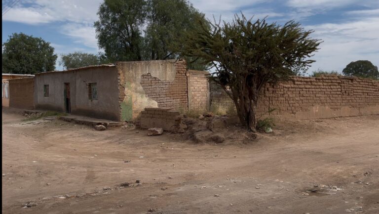 Tras 4 meses, sin atender el socavón de México Nuevo
