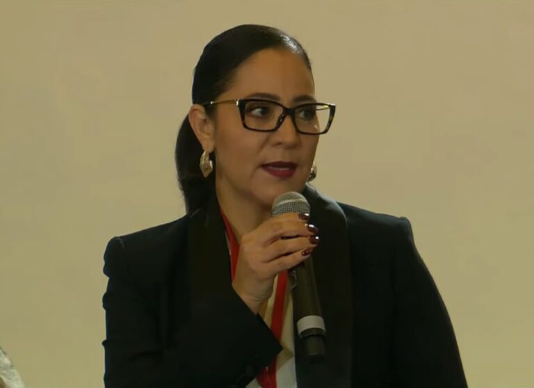 Participa Salinas Flores en reunión del Conaedu