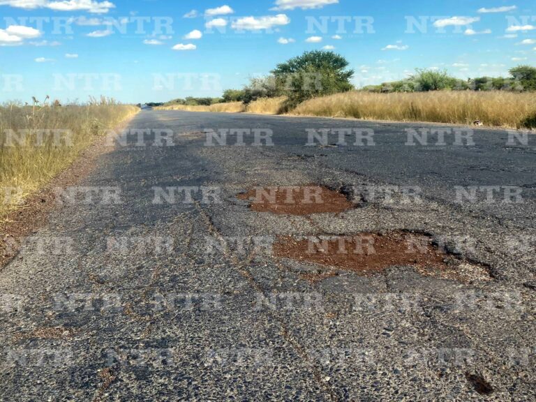 Un “tapete de baches”, la estatal 60