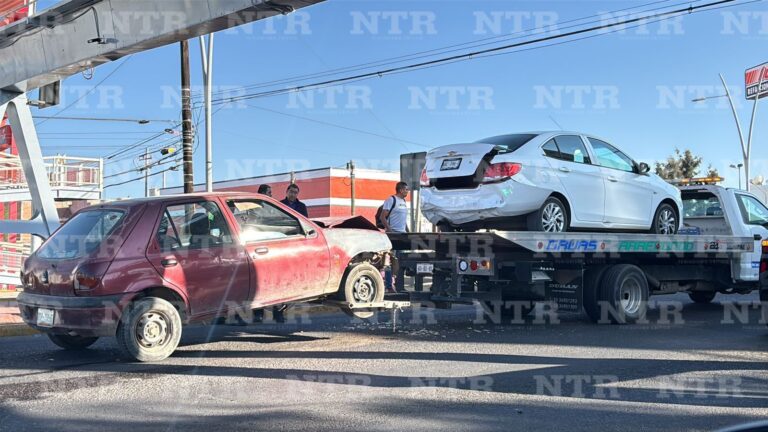 Dos accidentes dejan una mujer lesionada y cinco vehículos averiados