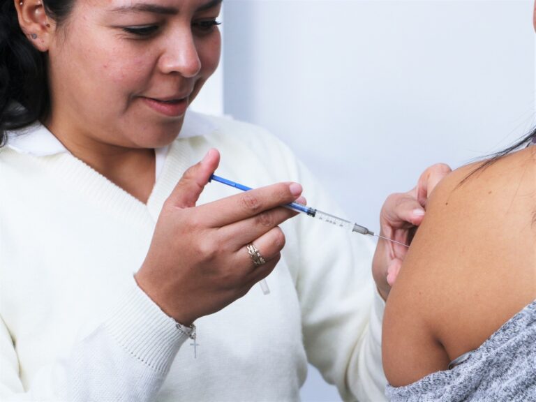 Avanza vacunación contra la Influenza