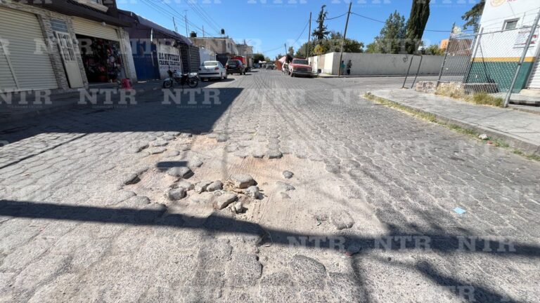 Claman rehabilitación de calle en la Emiliano Zapata