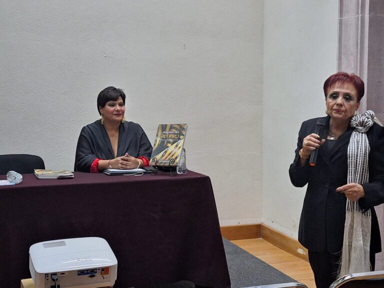 Comparten Gloria y Silvia la historia del rebozo