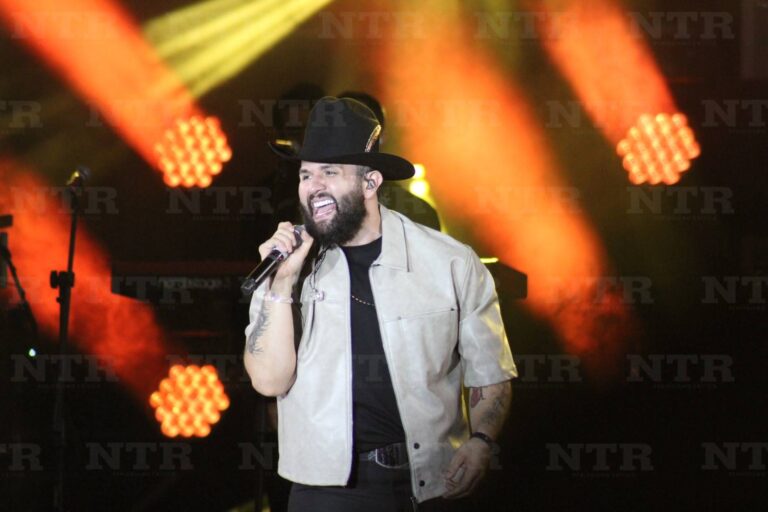 Disfrutan zacatecanos de velada con Carín León