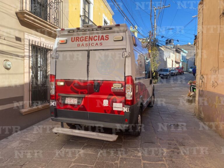 Policías logran salvar a una mujer de quitarse la vida