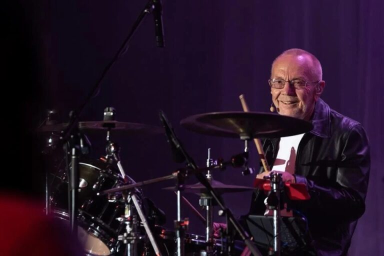 Muere Colin Petersen, baterista de Bee Gees, a los 78 años