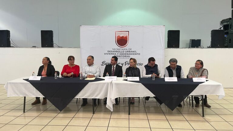 Entrega Seduvot 260 escrituras en Fresnillo