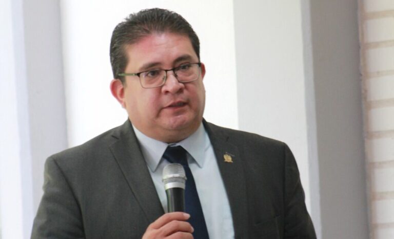 Un complemento, plan de Universidad Castellanos