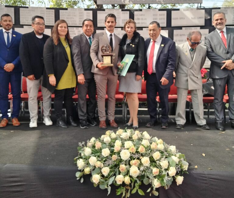 La AMT reconoce a personajes del toreo