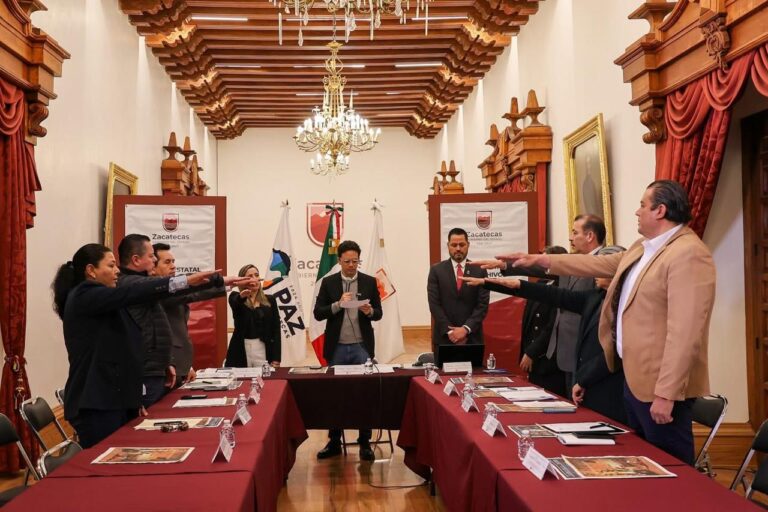 Rinden protesta integrantes del Consejo Estatal de Archivos