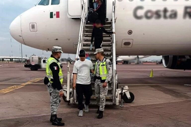 Alegó amenaza de muerte sujeto que obligó a desviar avión