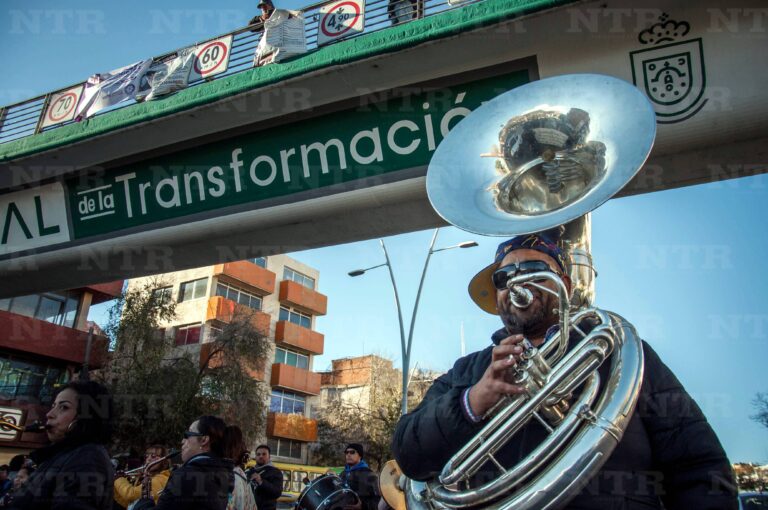 Sinfónica continúa protesta y logra diálogo con el estado