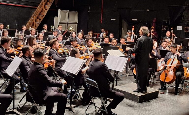 Cautiva la Orquesta y el Coro del Estado con magno concierto
