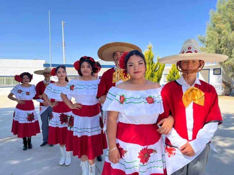 Conforman grupo de danza folclórica en Nieves