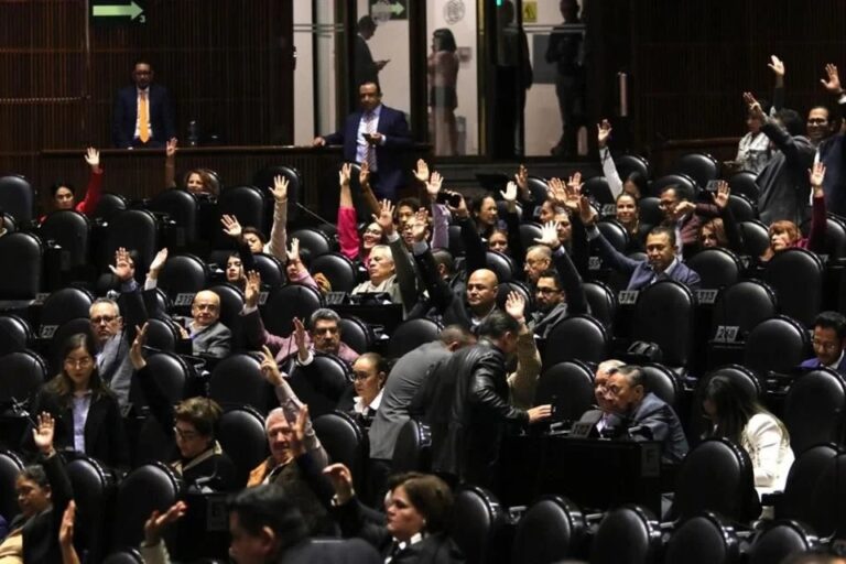 Critican: abusa 4T en reformas