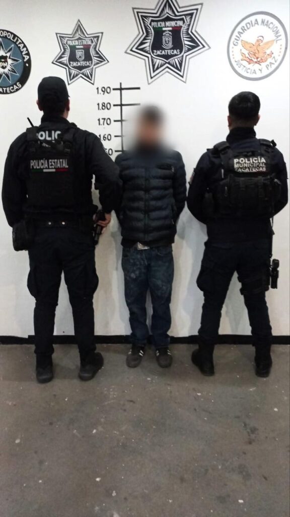 Detiene a dos relacionados con robos en el centro