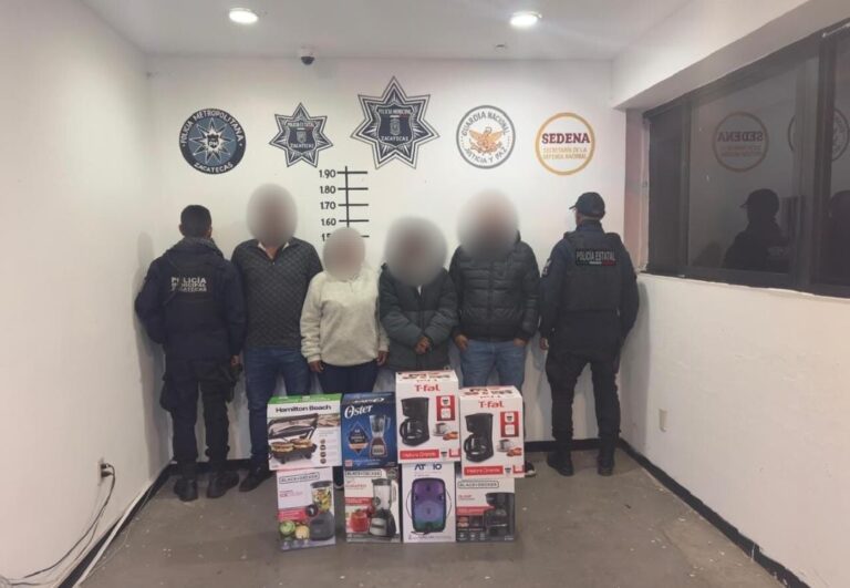 Detienen a cuatro por presunto fraude