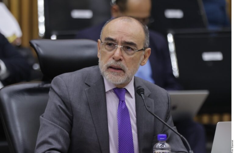 ‘El INE hace elecciones, no milagros’, dice consejero