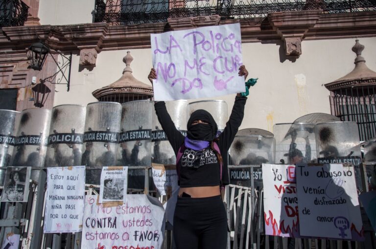 Minimiza CNDH represión a mujeres