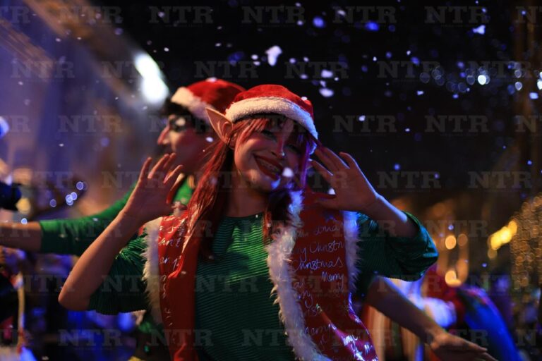 Presentan desfile navideño en Festival de las Luces Zacateca 2024