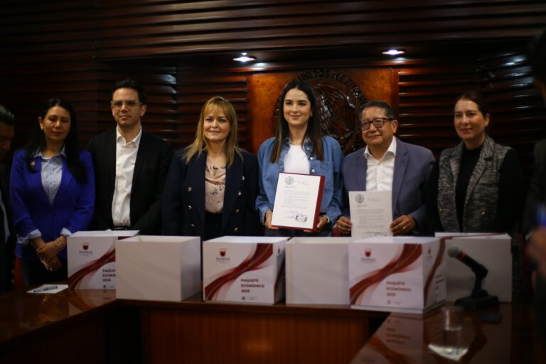 Presentan Paquete Económico 2025