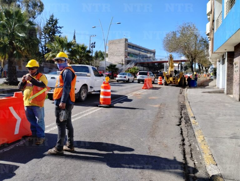 Reparación de drenaje provoca caos vial en bulevar metropolitano
