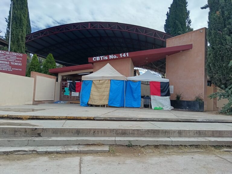 Continúa plantón en el CBTIS 114