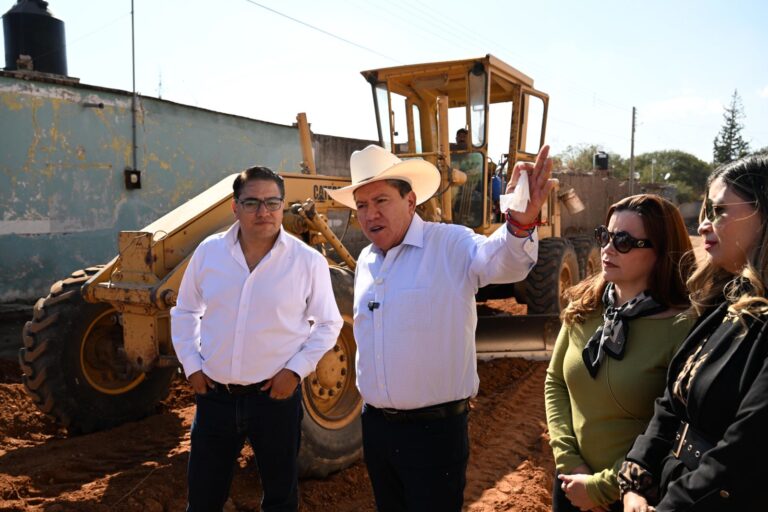 Supervisa gobernador modernización de carretera en Luis Moya
