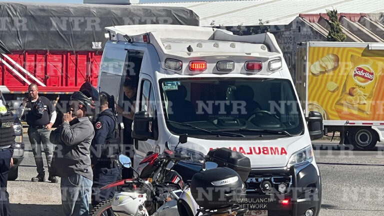 Conductor de auto impacta a motociclista