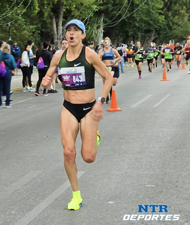 Argentina Valdepeñas gana el Medio Maratón de Mérida