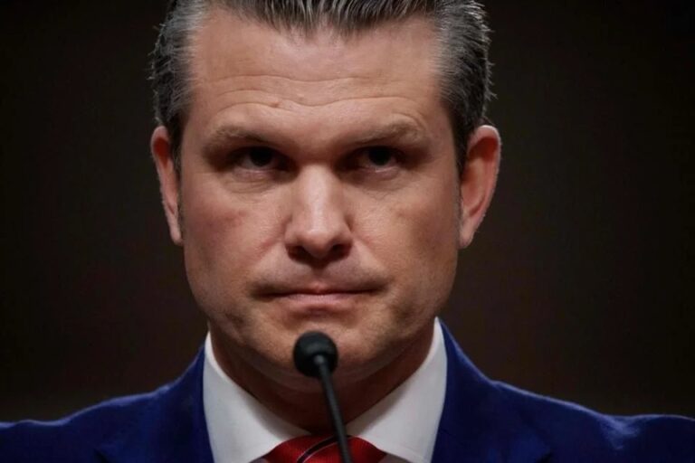Denuncia Pete Hegseth ‘campaña de desprestigio coordinada’