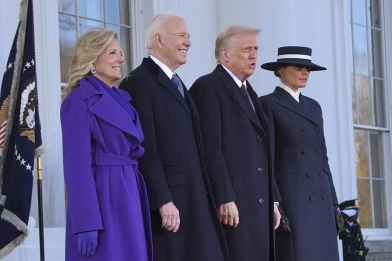 Bloquea juez orden de Trump que revoca protección de Biden